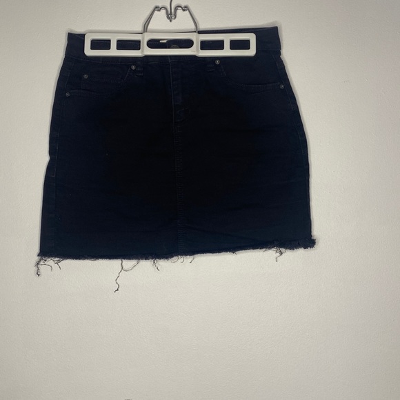 Black Garage Skirt - Picture 1 of 3